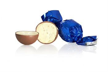 Blå fyldt Cocoture chokoladekugle  med yoghurt