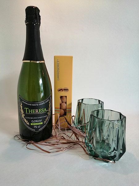 Alkoholfri champagne, lakrids & Lene Bjerre fyrfadsstage